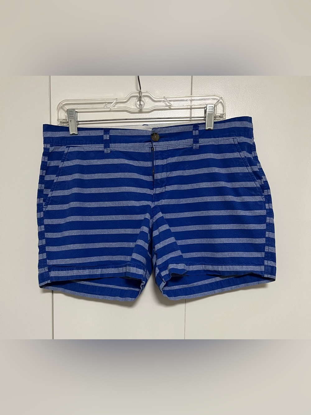 Old Navy Womens Chino Shorts Size 10 Blue Striped Mid Rise Flat Front Cotton